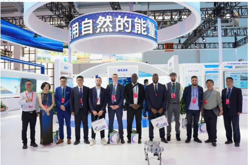 Stand de China General Nuclear (CGN) — 10ème China-South Asia Expo, Kunming, Province du Yunnan.